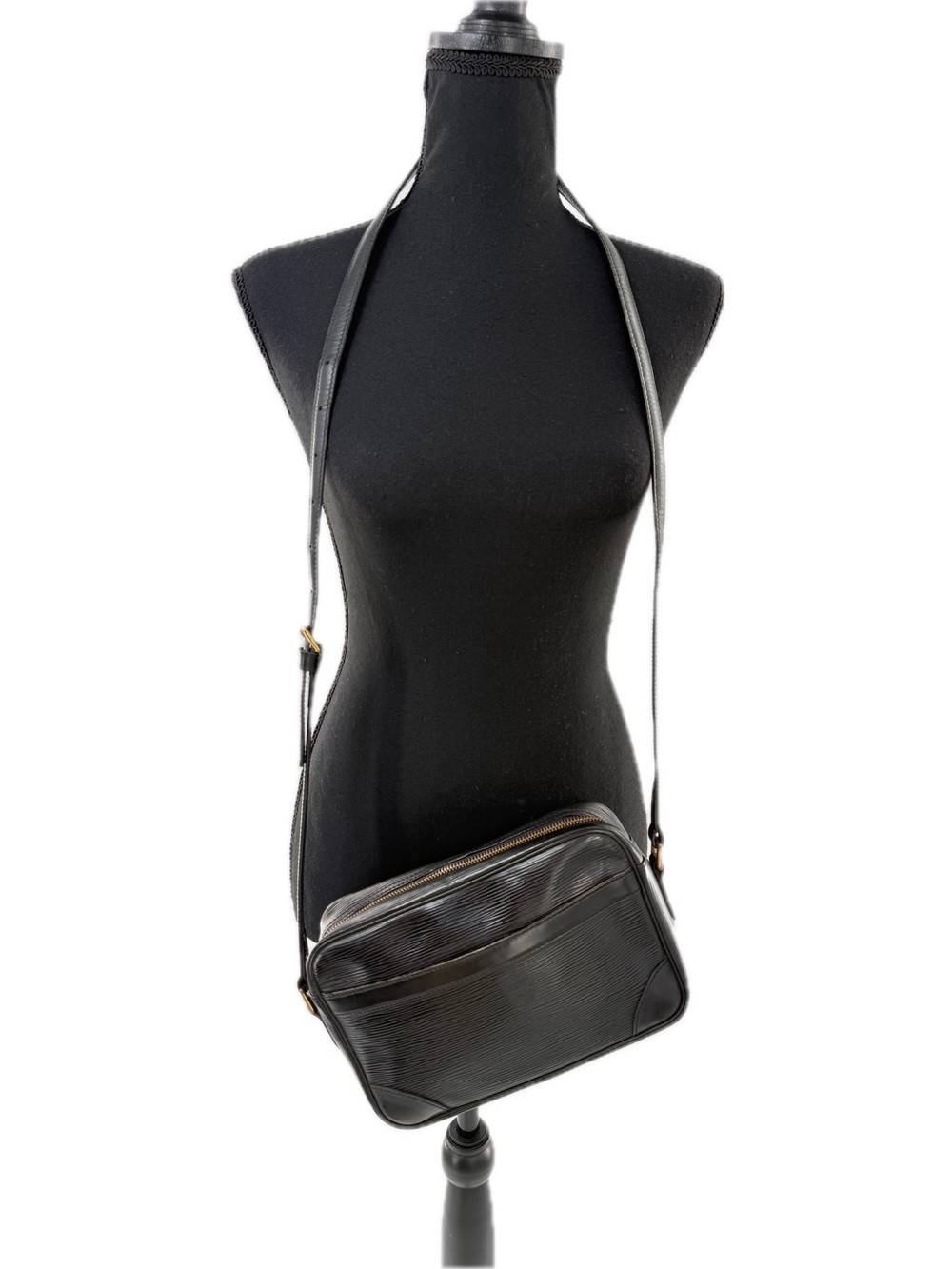 Louis Vuitton Trocadero 24 in Black EPI Leather Crossbody Bag Vintage Authentic - Picture 16 of 16